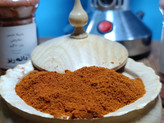 پودر پاپریکای مجاری دانهریز (شیرین، خوشعطر، با رنگِ خیرهکننده)