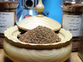 سماق قهوهای درجه یک؛ تازهآسیابشده در حضور مشتری (دانهریز)