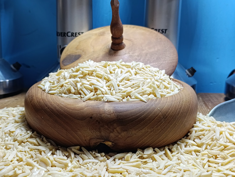 خلال بادام زمینی تازه و اعلا دانه ریز (خلال مغز بادام زمینی برشته/خام مخصوص قنادی و تزیین)